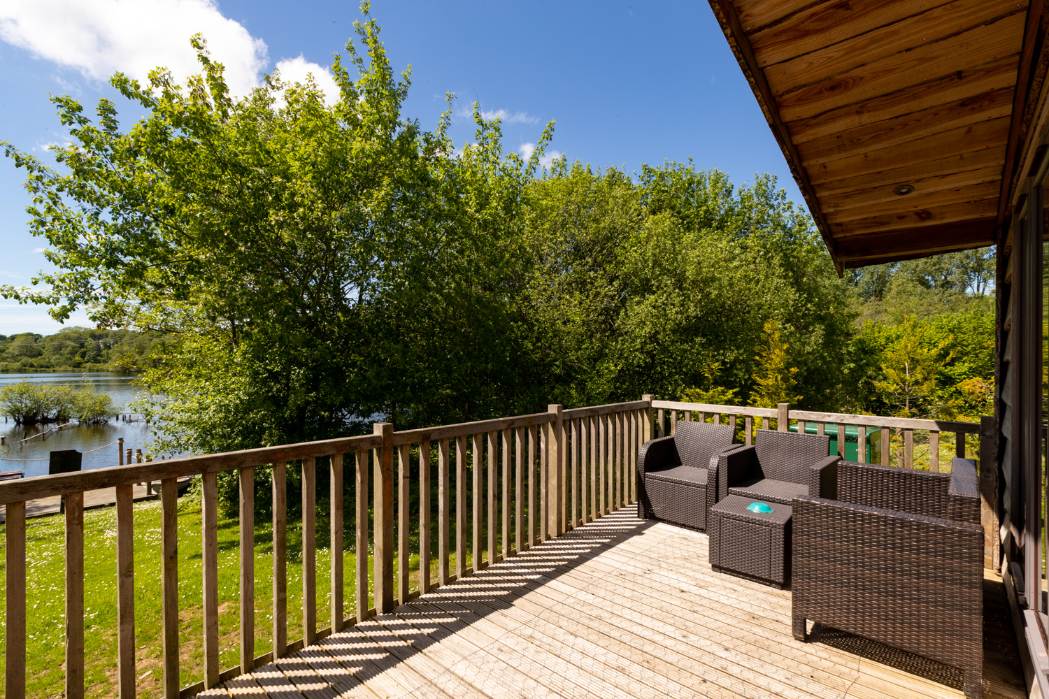 Otter's Harbour private deck and lake view