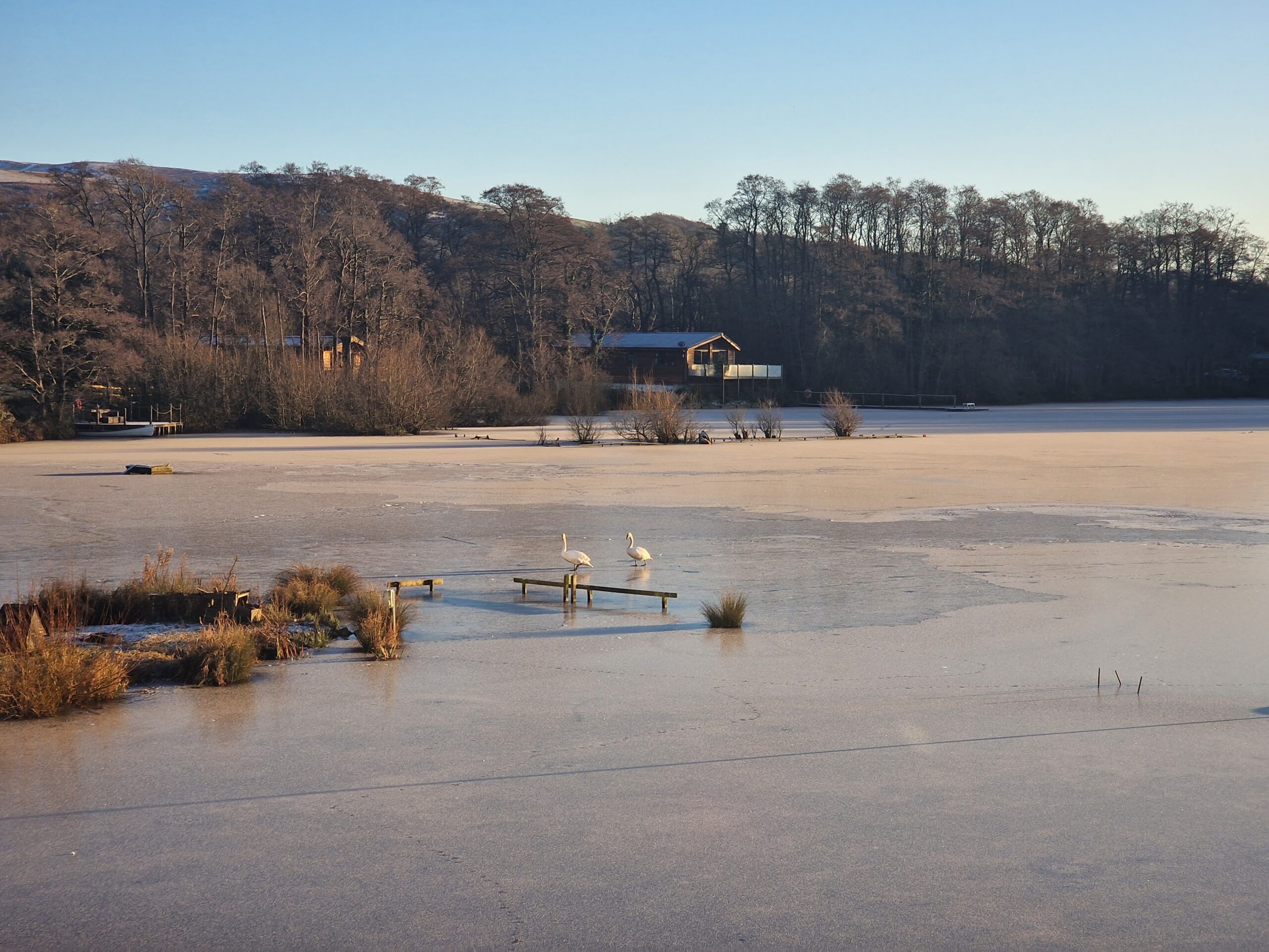Winter setting at Cleveleymere